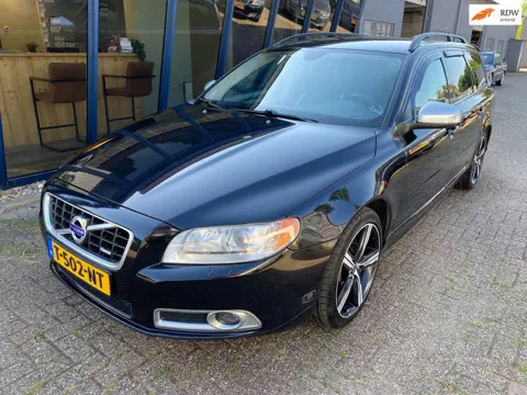 Volvo V70 2.5FT R-Design 230PK LEER / XENON / PDC / TREKHAAK