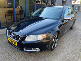 Volvo V70 2.5FT R-Design 230PK LEER / XENON / PDC / TREKHAAK