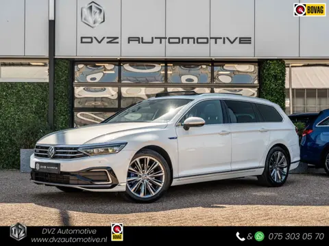 Volkswagen Passat Variant 1.4 TSI GTE | Pano | Leder | Surround View | Trekhaak | BTW