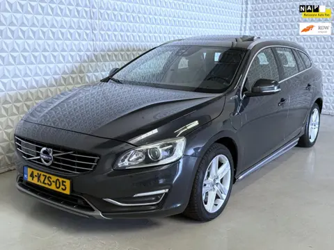 Volvo V60 2.4 D6 AWD Plug-In Hybrid / NIEUWE APK! (2013)