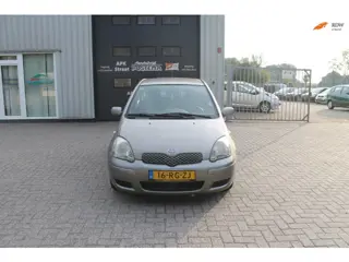 Toyota Yaris 1.3 VVT-i Sol AUTOMAAT.....