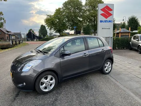 Toyota Yaris 1.3 VVTi Luna AUTOMAAT // Goed onderhouden yaris // Climate control // Rijklaarprijs!