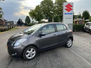 Toyota Yaris 1.3 VVTi Luna AUTOMAAT // Goed onderhouden yaris // Climate control // Rijklaarprijs!