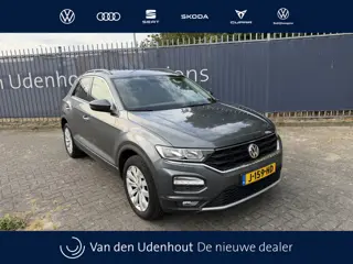 Volkswagen T-Roc 1.5 TSI 150pk DSG Sport / Navigatie / Pdc / Carplay