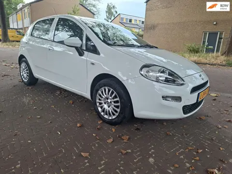 Fiat Punto Evo Eerste eigenaar/ bouwjaar 2017 / 5 deurs / leuke auto