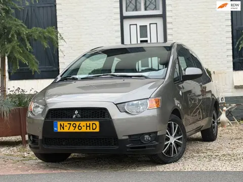 Mitsubishi Colt 1.3 Invite|Airco|Stoelverwarming|Nette auto!