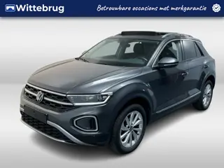 Volkswagen T-Roc 1.5 TSI Style / GARANTIE TM 01-2029/ AUTOMAAT/ PANO/ TREKHAAK/ APP-CONNECT/ PARK.SE