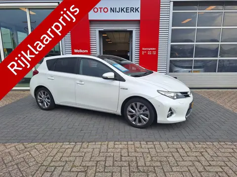 Toyota Auris 1.8 Hybrid Lease Pro met trekhaak (bj 2012)