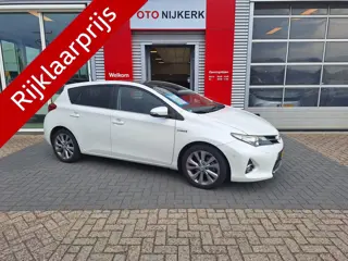 Toyota Auris 1.8 Hybrid Lease Pro met trekhaak (bj 2012)