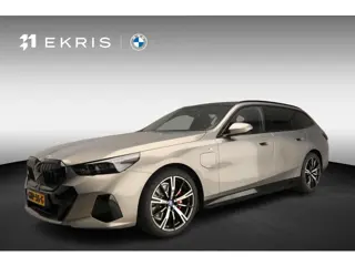 BMW 5 Serie Touring 530e | M-Sportpakket | LED | Leder | HUD | Active cruise | Panoramadak | Trekhaa