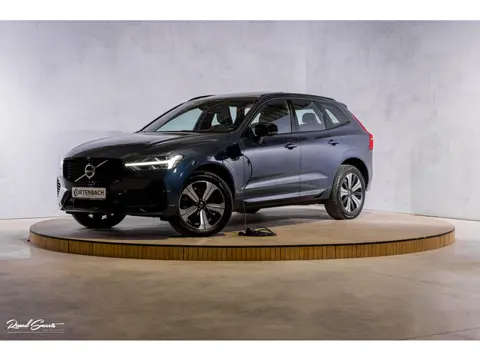 Volvo XC60 2.0 T6 Plug-in hybrid AWD Plus Dark | Panorama dak | Adaptieve cruise | Blis | Memory | H