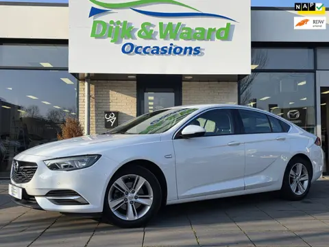 Opel Insignia Grand Sport 1.5 Turbo Business Executive Automaat – Camera – ACC – Stof/Leder – NAP