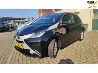 Toyota Aygo 1.0 VVT-i x-joy Camera Carplay half leder nieuwe APK