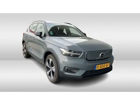 Volvo XC40 Recharge P8 AWD R-Design / Trekhaak / Panoramadak / Camera / Keyless / Harman Kardon / 19
