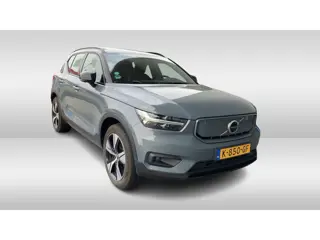 Volvo XC40 Recharge P8 AWD R-Design / Trekhaak / Panoramadak / Camera / Keyless / Harman Kardon / 19