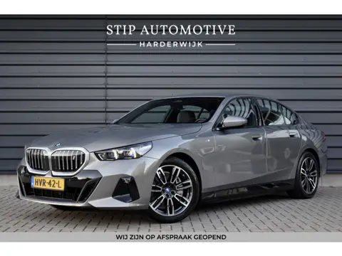 BMW i5 eDrive40 M Sport 84 kWh | Orig. NL | Driving Assistant Plus | Lederen Bekleding | Ambient ver