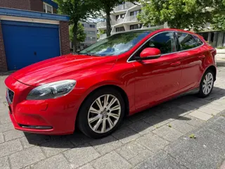Volvo V40 1.6 D2 Summum Leder Panorama Cruise Red Edition