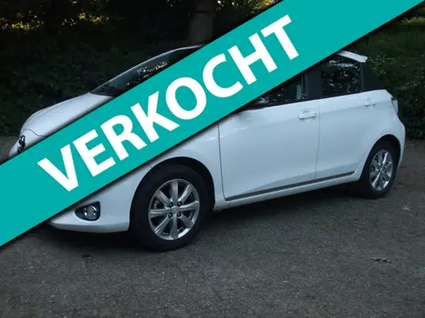 Toyota Yaris 1.0 VVT-i Trend clima luxe uitvoering NL auto 5 deurs wit
