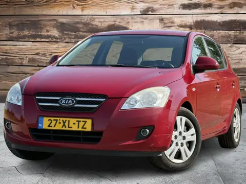 Kia cee'd 2.0 X-ecutive | ECC | Trekhaak | NAP NL auto | Rijdt perfect | lakwerk niet perfect | 1500