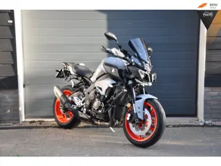 Yamaha MT-10 ABS Akrapovic, koffers, windscherm