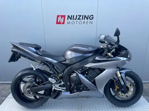 YAMAHA YZF R1 - 2004