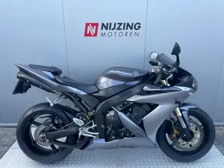 YAMAHA YZF R1 - 2004