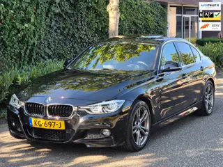 BMW 3-serie 330e M Sport Apple CarPlay Schuifdak NL NAP 100% dealer onderhouden Line Assist Keyless 