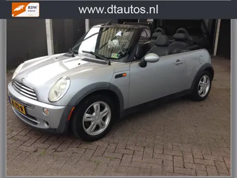 Mini Cabrio 1.6 Cooper Chili airco niewe apk