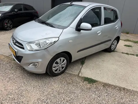 Hyundai I10 1.2 Plus met airco lees advertentie