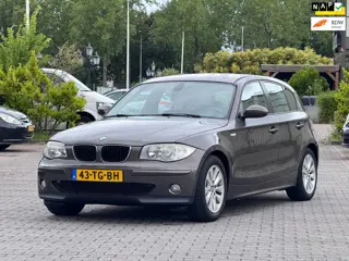 BMW 1-serie 118i High Executive | Automaat | Leder stoelen | Parkeersensoren | Airco | Bluethooth |