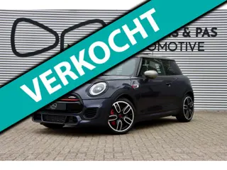 Mini 2.0 John Cooper Works Chili | 1E EIGENAAR | PANORAMA | VIRTUALDASH | NAVIGATIE | LED