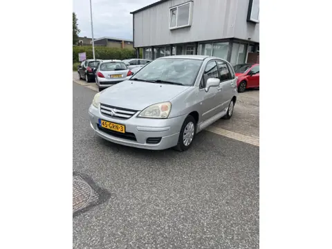 Suzuki Liana 1.3 5 deurs Airco Goed rijdende en nette auto met een Apk t/m 02-06-2027. .