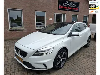 Volvo V40 1.5 T3 Polar+ Sport R-Design. Dealer onderhouden! O.a. pano, stoelverw, camera, trekhaak, 