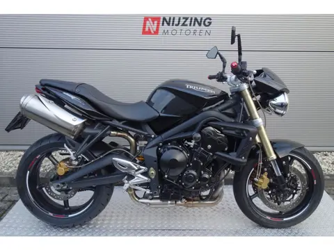 TRIUMPH STREET TRIPLE 675 - 2010