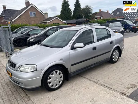 Opel Astra 1.8-16V Club Nieuwe APK Automaat