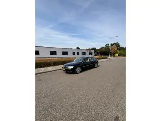 Audi A8 3.7 quattro Pro Line