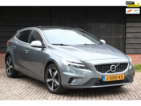 Volvo V40 1.5 T3 Sport R Design/Panorama/Camera/Parkeersensor v,a/Trekhaak