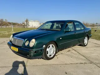 Mercedes-Benz E-Klasse 200 Classic airco lm velgen