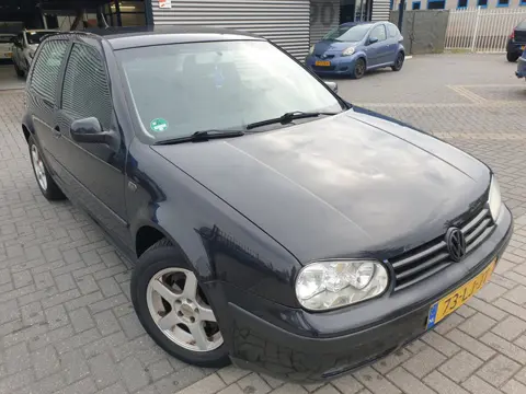 Volkswagen Golf 1.6-16V