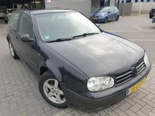 Volkswagen Golf 1.6-16V