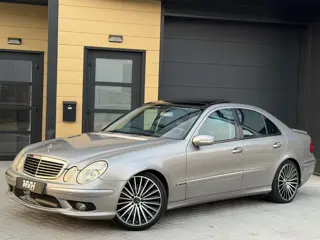 Mercedes-Benz E-klasse 500 Elegance - Automaat - Dubbel Pano - AMG - 19'' - Trekhaak - Sportuitlaat