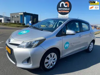 Toyota Yaris 2013 * 1.5 Full Hybrid Aspiration * AUTOMAAT * APK * KM NAP !
