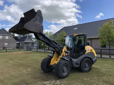 Mecalac AX 700 (bj 2012)