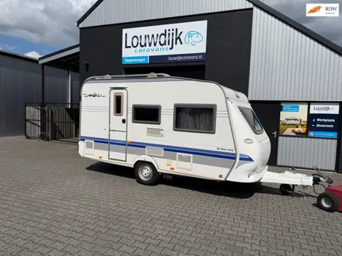 HOBBY De Luxe 400 SF ’05 (Mover, Vastbed)