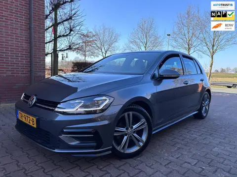 Volkswagen Golf 1.0 TSI Highline Business R