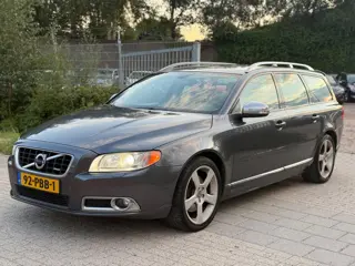 Volvo V70 2.0T R-Edition AUTOMAAT AIRCO CRUIS LEDER NAVI PDC