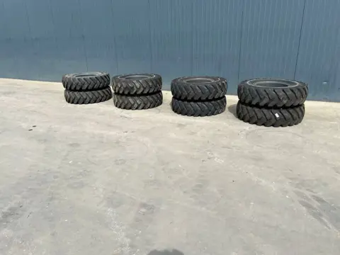 Kuhmo 1000 x 20 Set / 10.00 x 20: 4x2 Tyres (bj 2024)