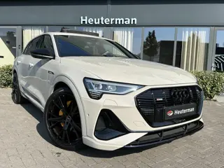 Audi e-tron 50 Quattro S line/Pano/B&O/Nachtzicht/96%SOH/Krijt Audi e-tron Quattro S line/ Pano/ B&O