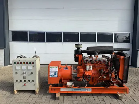 Iveco 8061 I 25.00 Leroy Somer 65 kVA generatorset aggregaat