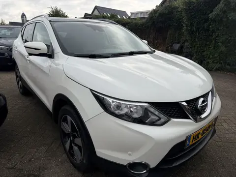Nissan QASHQAI Connect Edition NAVI/CLIMA/PANO (bj 2015)